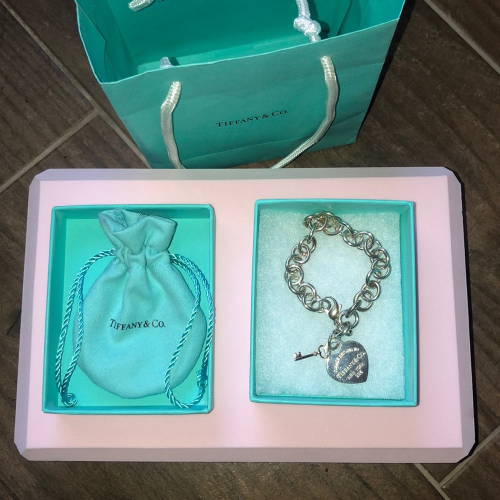 ✨Tiffany & Co Bracelet w added Key Charm✨